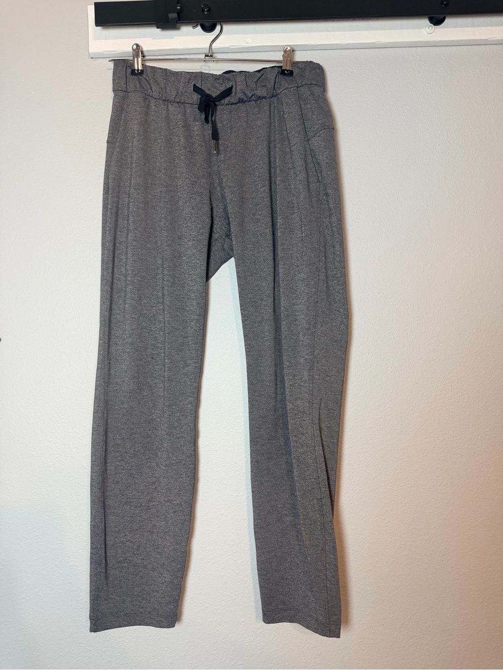 Lululemon Womens On The Fly Pant 28" Size 6 Gray